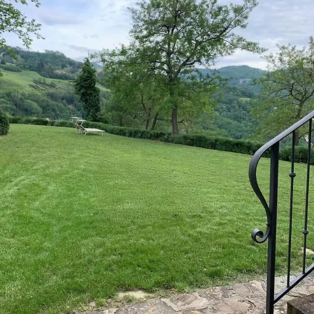 With Spectacular Private Swimminpool&view, Wifi