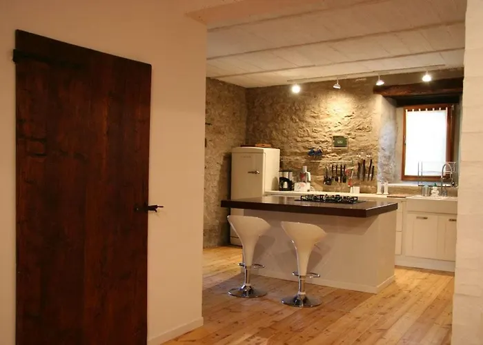 With Spectacular Private Swimminpool&view, Wifi